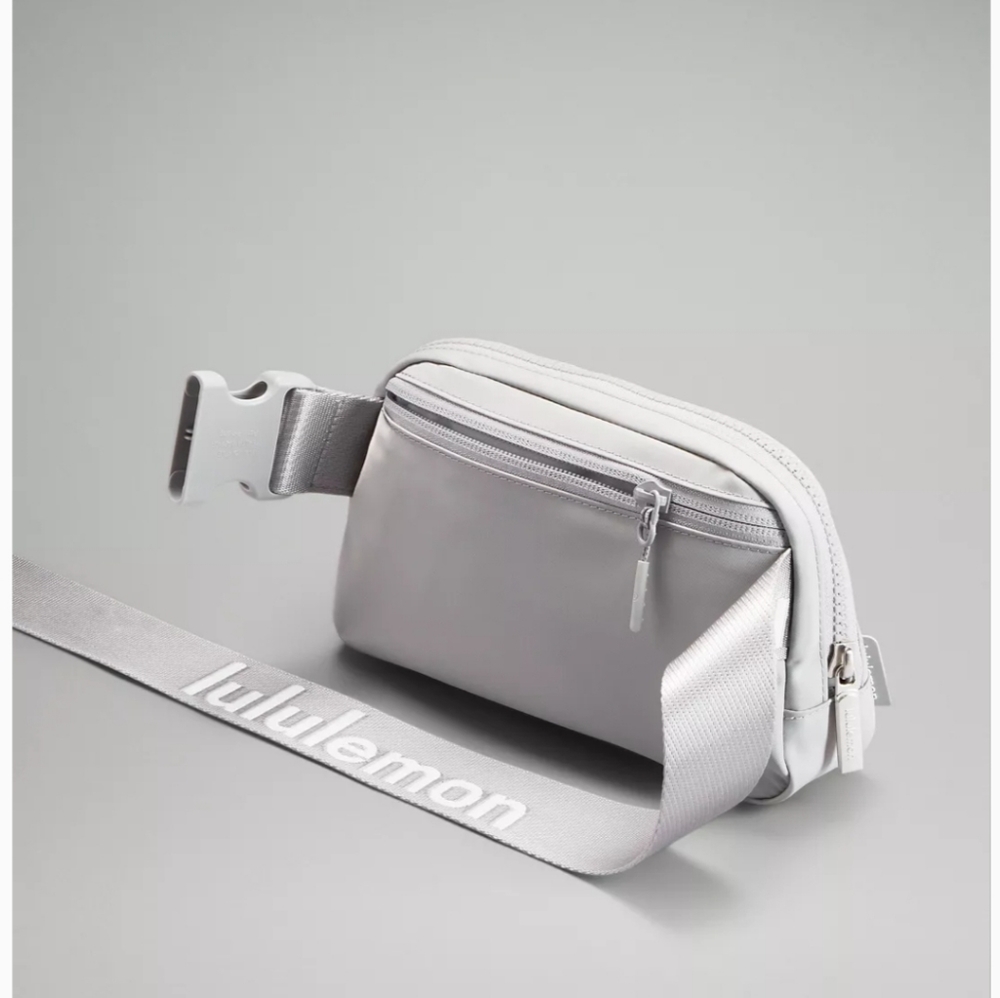 NEW Lululemon Everywhere Belt Bag - Picture 6 of 10